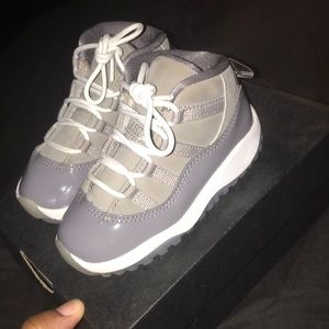 Cool grey 11s sz 7c